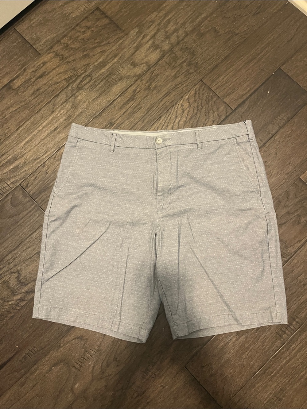 Marc Anthony dressy men's shorts with gray and white subtle pattern